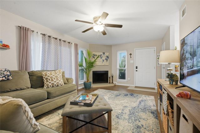 18617 Egret Bay Boulevard 1101, Houston, TX 77058