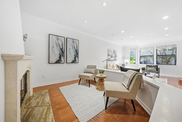 994 La Mesa Terrace F, Sunnyvale, CA 94086