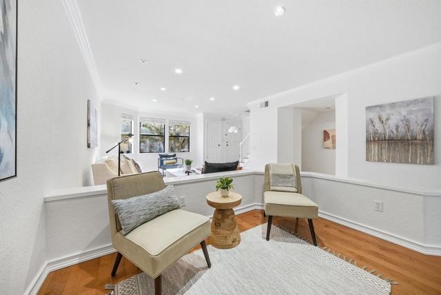 994 La Mesa Terrace F, Sunnyvale, CA 94086