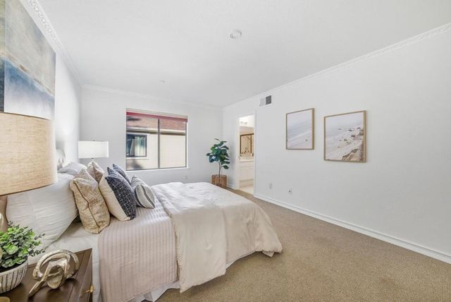 994 La Mesa Terrace F, Sunnyvale, CA 94086