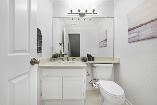 994 La Mesa Terrace F, Sunnyvale, CA 94086