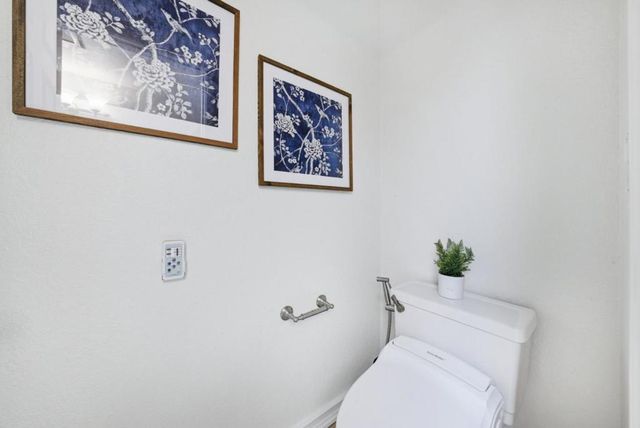 994 La Mesa Terrace F, Sunnyvale, CA 94086