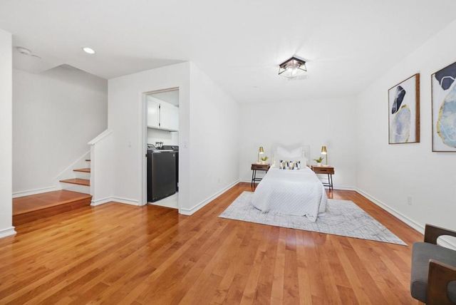 994 La Mesa Terrace F, Sunnyvale, CA 94086