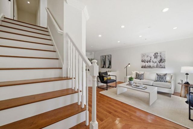 994 La Mesa Terrace F, Sunnyvale, CA 94086