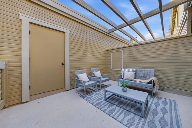 994 La Mesa Terrace F, Sunnyvale, CA 94086