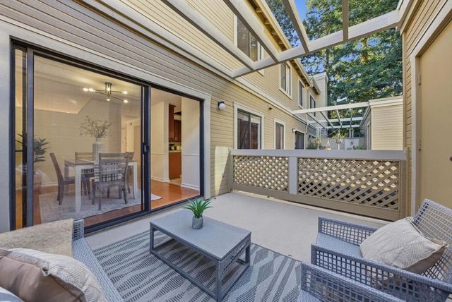 994 La Mesa Terrace F, Sunnyvale, CA 94086