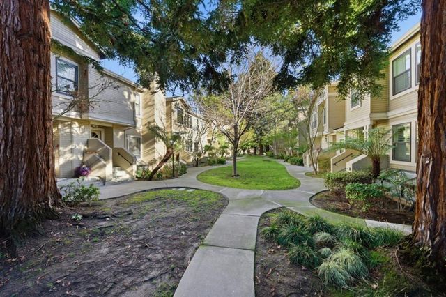 994 La Mesa Terrace F, Sunnyvale, CA 94086