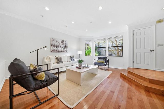 994 La Mesa Terrace F, Sunnyvale, CA 94086