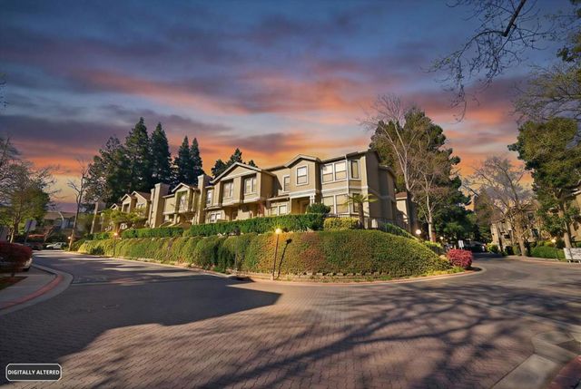 994 La Mesa Terrace F, Sunnyvale, CA 94086