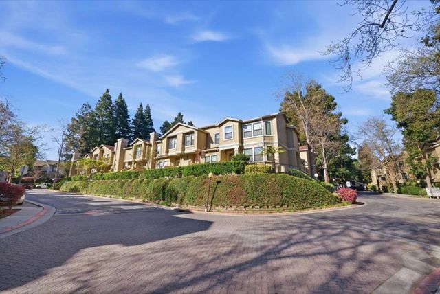 994 La Mesa Terrace F, Sunnyvale, CA 94086