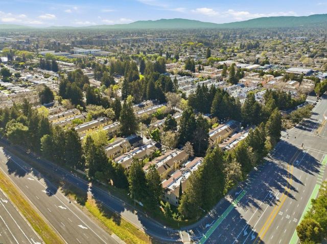 994 La Mesa Terrace F, Sunnyvale, CA 94086