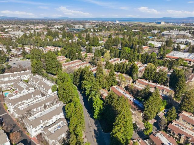994 La Mesa Terrace F, Sunnyvale, CA 94086