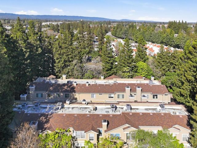 994 La Mesa Terrace F, Sunnyvale, CA 94086