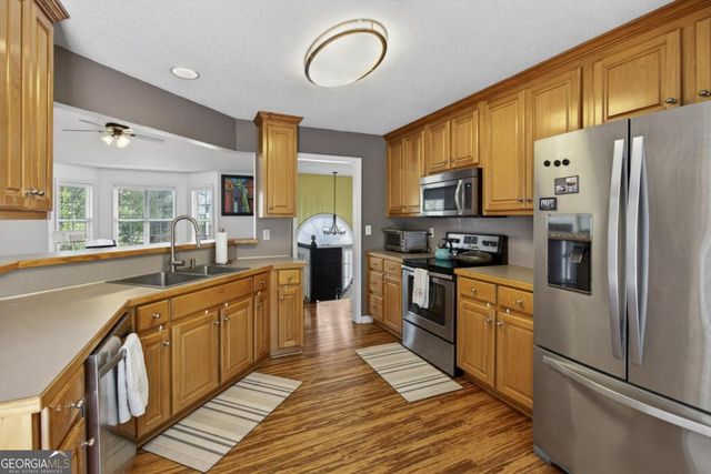 35 Meadowbridge Drive SW, Cartersville, GA 30120