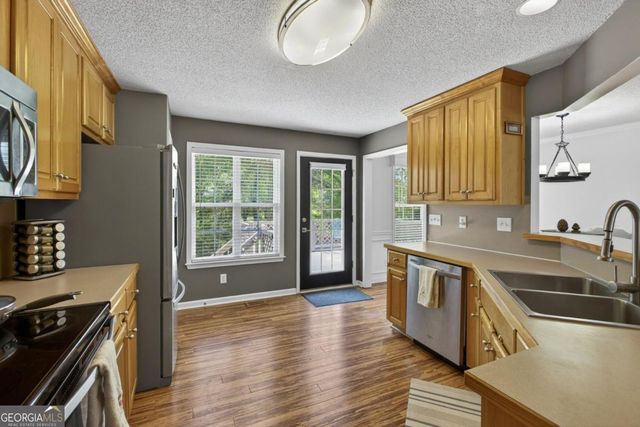 35 Meadowbridge Drive SW, Cartersville, GA 30120