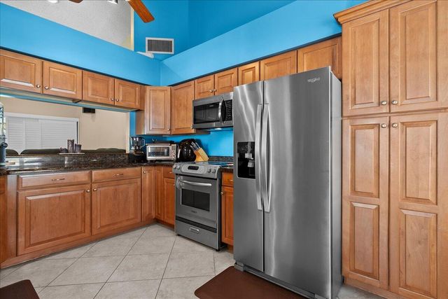 2424 SW Foxpoint Trail, Palm City, FL 34990