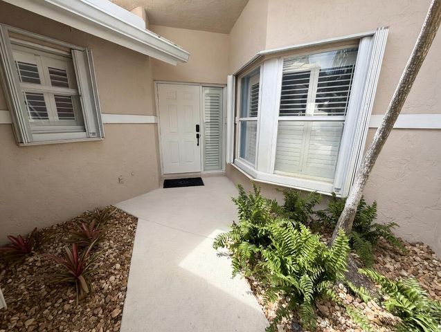 2424 SW Foxpoint Trail, Palm City, FL 34990