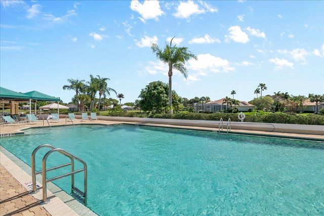 2424 SW Foxpoint Trail, Palm City, FL 34990