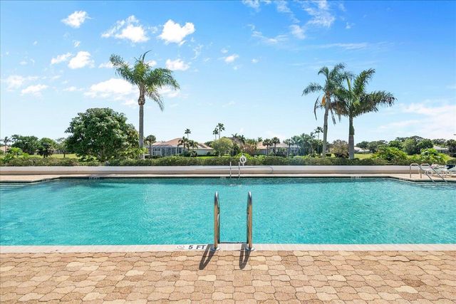 2424 SW Foxpoint Trail, Palm City, FL 34990