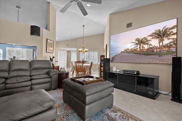 2424 SW Foxpoint Trail, Palm City, FL 34990