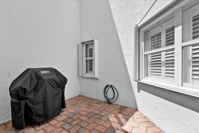 2424 SW Foxpoint Trail, Palm City, FL 34990