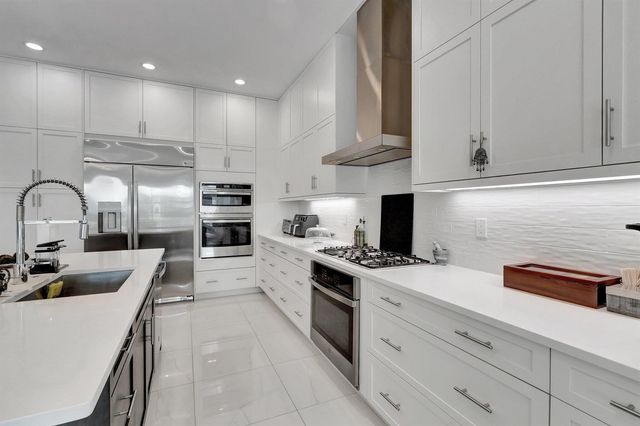 8080 Laurel Falls Drive, Boca Raton, FL 33496