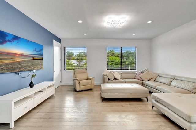 8080 Laurel Falls Drive, Boca Raton, FL 33496