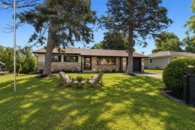 1858 East DRIVE, East Troy, WI 53120