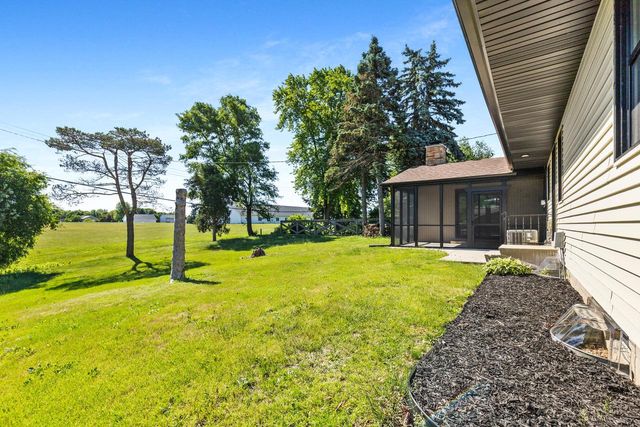 1858 East DRIVE, East Troy, WI 53120