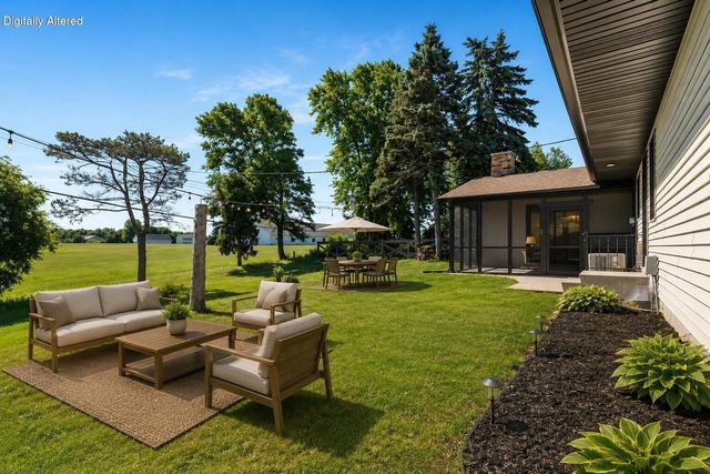 1858 East DRIVE, East Troy, WI 53120