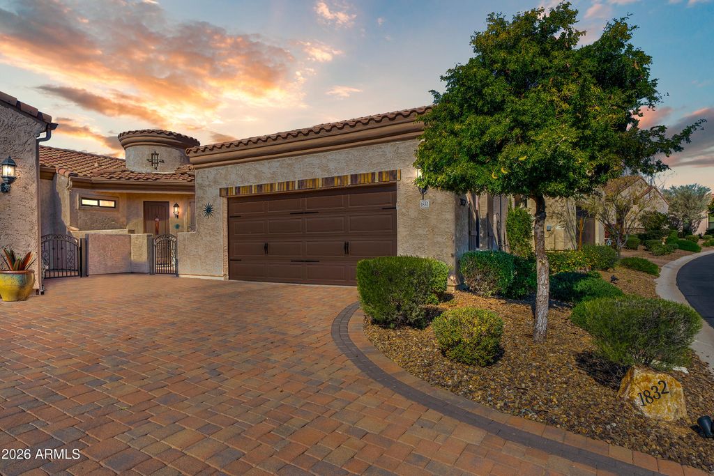 1832 N RED Cliff, Mesa, AZ 85207