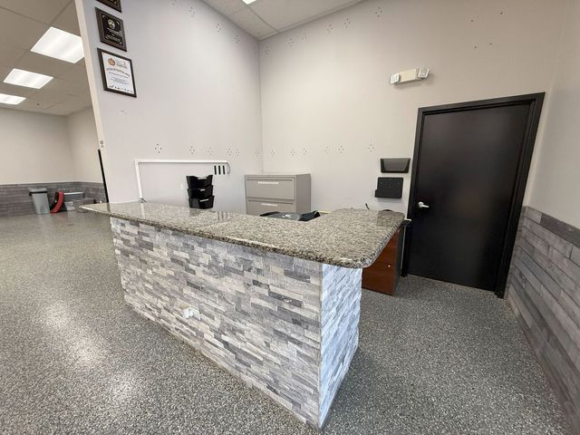 1049 W Main Street, Sleepy Hollow, IL 60118