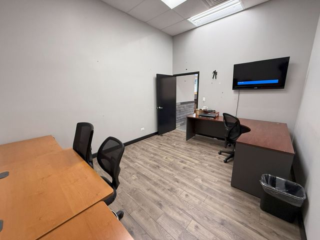 1049 W Main Street, Sleepy Hollow, IL 60118