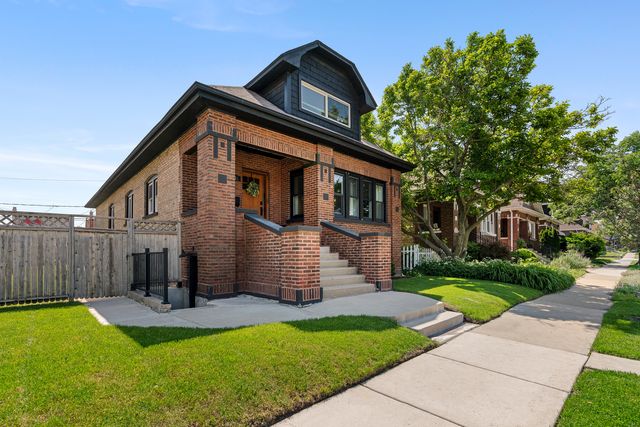 1931 East Avenue, Berwyn, IL 60402