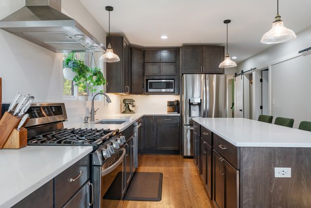 1931 East Avenue, Berwyn, IL 60402