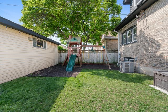 1931 East Avenue, Berwyn, IL 60402