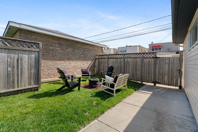 1931 East Avenue, Berwyn, IL 60402