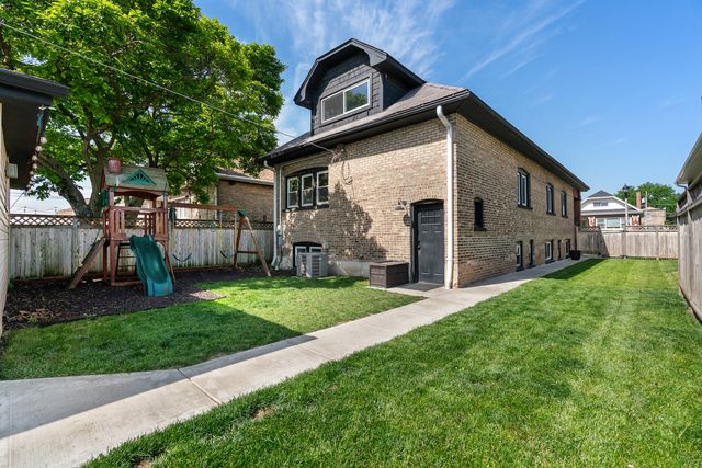 1931 East Avenue, Berwyn, IL 60402
