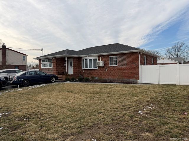 458 Carlls Path, Deer Park, NY 11729