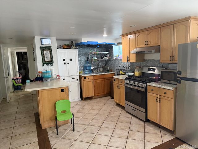 458 Carlls Path, Deer Park, NY 11729