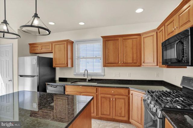 305 EMERALD LN, Reading, PA 19610