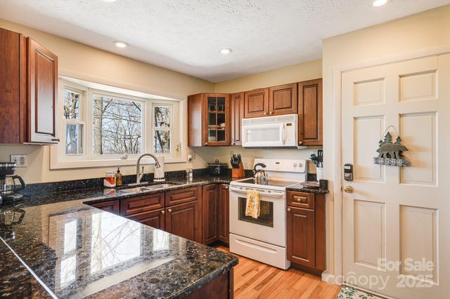 170 Lucas Lane, Mars Hill, NC 28754