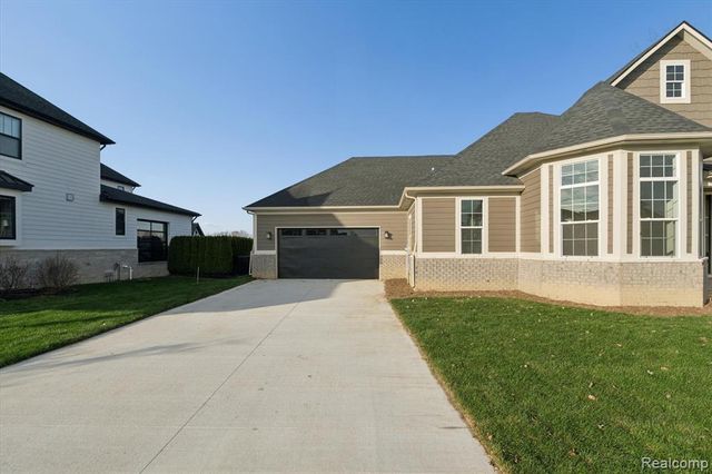 54791 Brenda Drive, Macomb, MI 48042