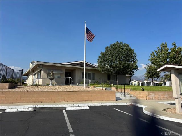 301 E Foothill 24, Pomona, CA 91767