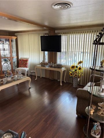 301 E Foothill 24, Pomona, CA 91767