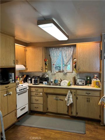 301 E Foothill 24, Pomona, CA 91767