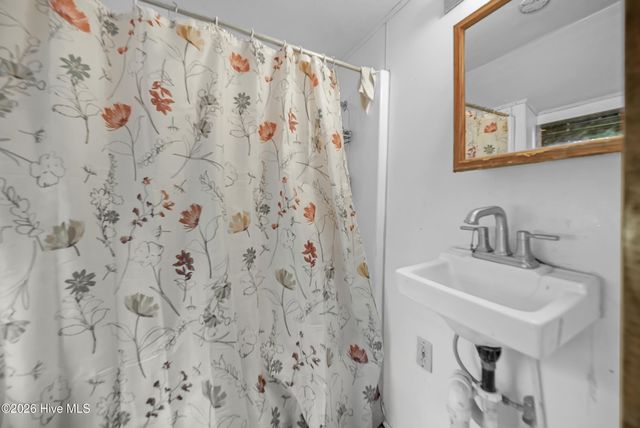 207 Bell Street, Elizabeth City, NC 27909