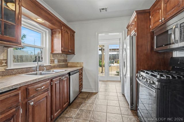 1619 S Gary Place, Tulsa, OK 74104