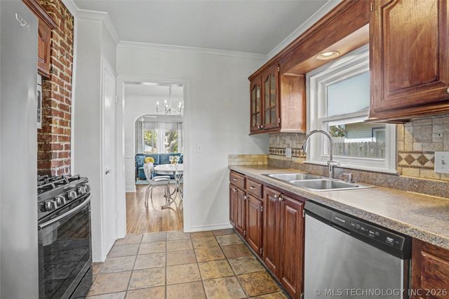 1619 S Gary Place, Tulsa, OK 74104