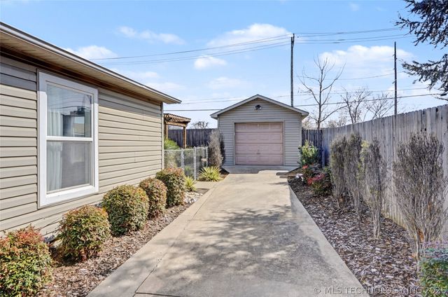 1619 S Gary Place, Tulsa, OK 74104